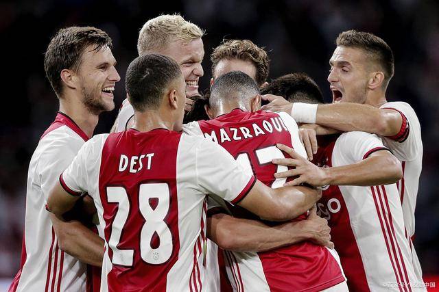 利字合砍63分三球空砍50分 雄鹿险胜黄蜂4连胜