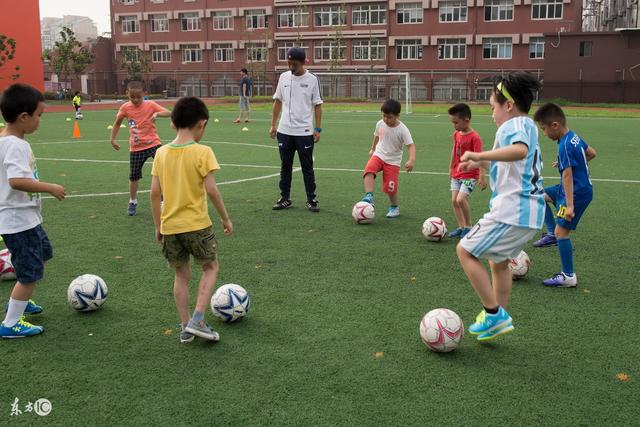 巴萨有意曼联前锋拉什福德 可能租借方式加盟巴萨